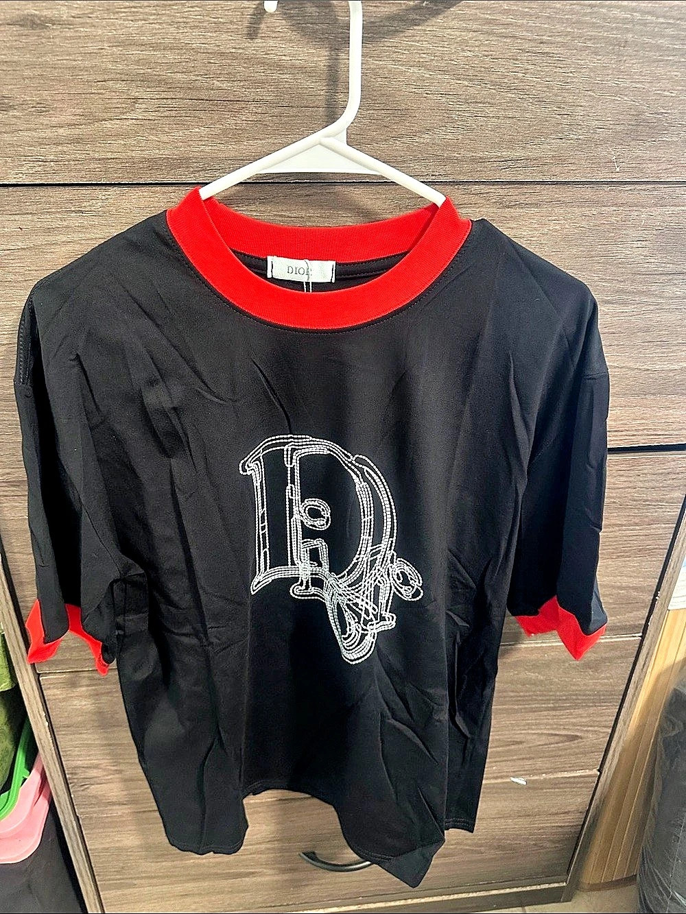 Black & Red Graphic Tee size M